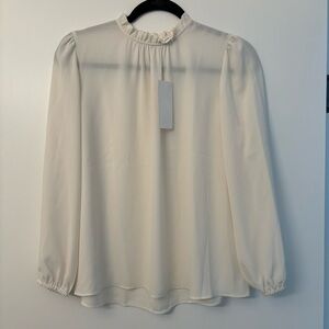 Uniqlo XS off-white georgette blouse NWT 🤍
